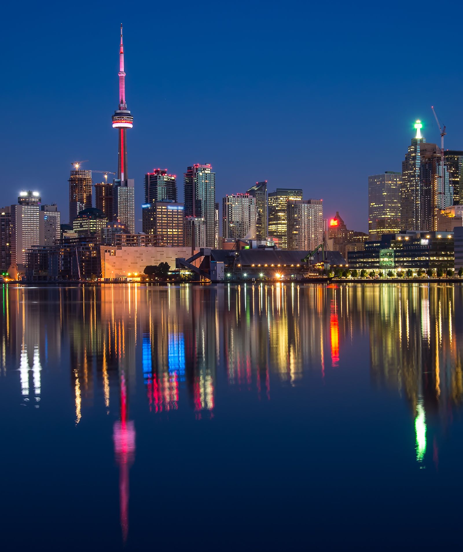 Toronto skyline and harbour representing Canadian school destinations